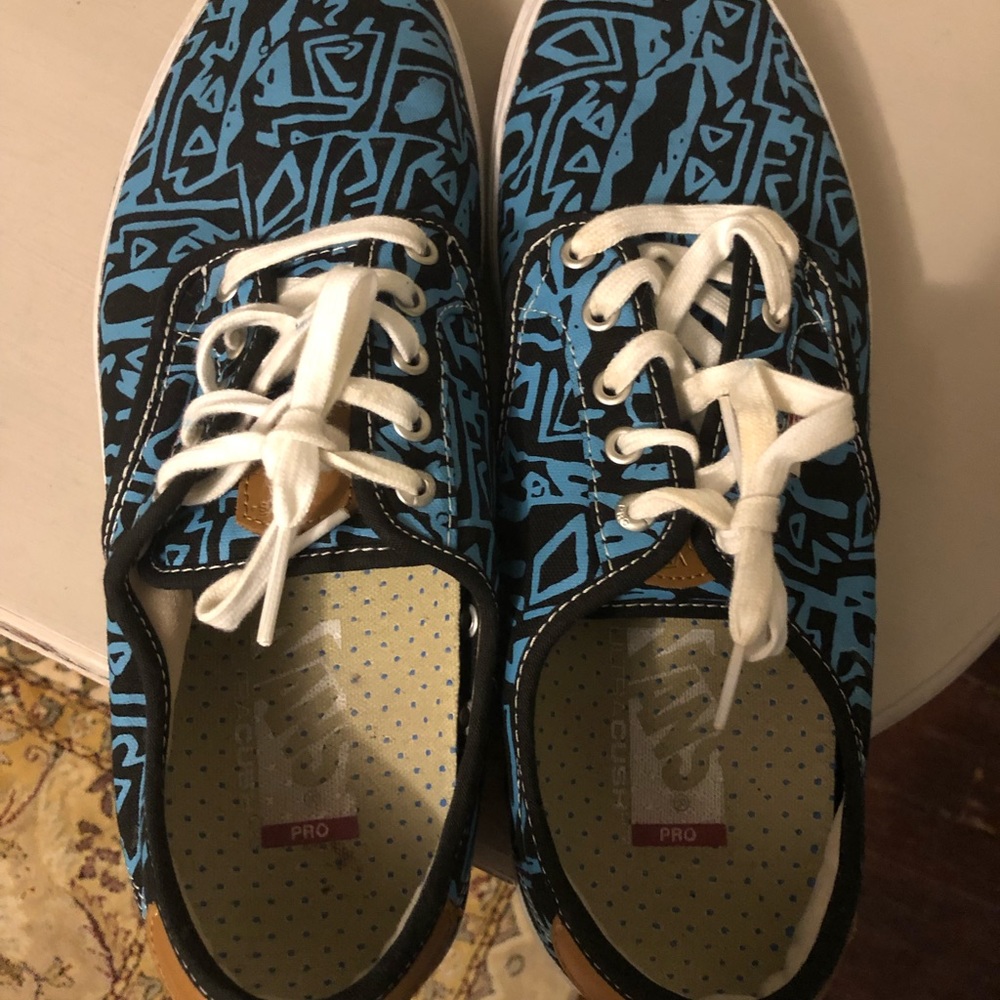 Low Top Canvas Chima Ferguson Sydney Vans Size 13